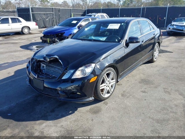 2011 MERCEDES-BENZ E 550 WDDHF9AB4BA302030 Photo 1