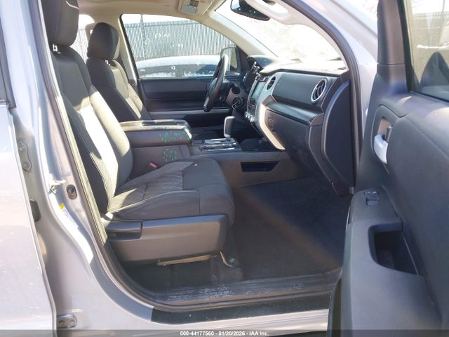 5TFDY5F13KX823412 Toyota Tundra Sr5 Plus 5.7l V8