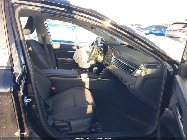 44177789 :رقم المزاد ، 4T1DBADK1SU032847 vin ، 2025 Toyota Camry Le مزاد بيع