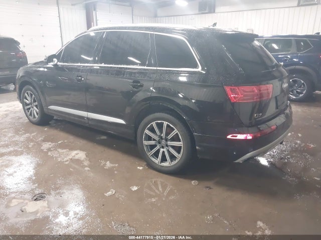 2019 AUDI Q7 WA1LAAF73KD010192 Photo 2
