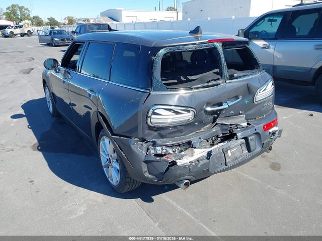 2020 MINI CLUBMAN WMWLV7C07L2M49605 Photo 2