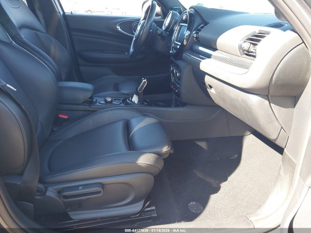 2020 MINI CLUBMAN WMWLV7C07L2M49605 Photo 4