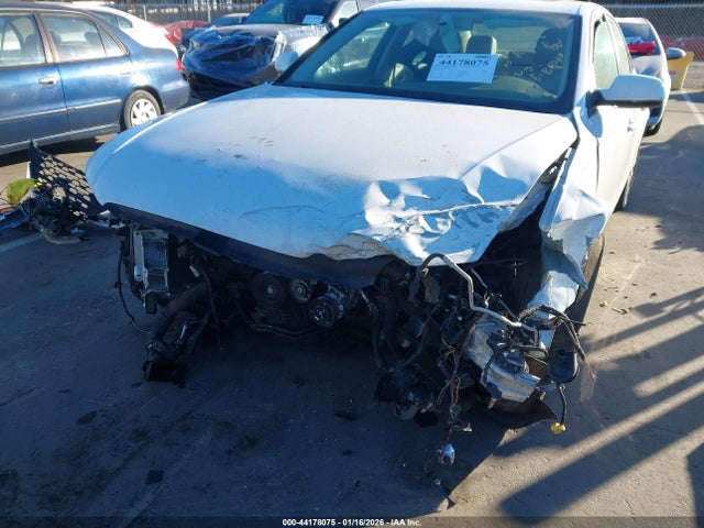 2011 AUDI A4 WAUBFAFL8BN031501 Photo 5