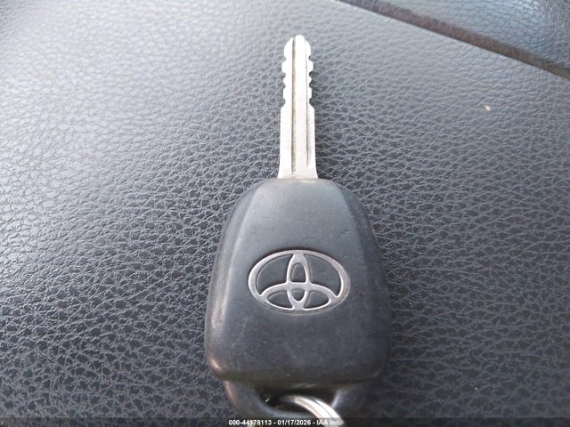 5TDZKRFH7FS078011 Toyota Highlander Le Plus V6