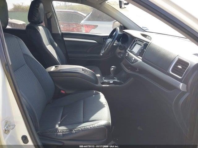 5TDZKRFH7FS078011 Toyota Highlander Le Plus V6