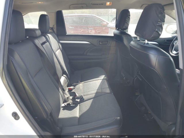 5TDZKRFH7FS078011 Toyota Highlander Le Plus V6