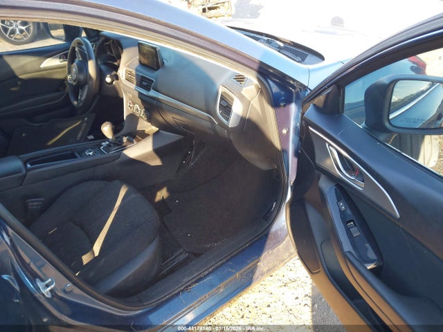 2017 Mazda Mazda3 Sport მანქანა იყიდება აუქციონზე, vin: 3MZBN1U71HM108477, აუქციონის ნომერი: 44178140