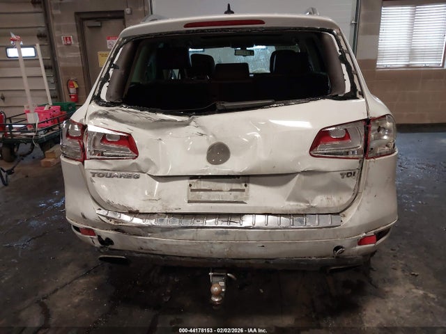 2013 Volkswagen Touareg Tdi Lux მანქანა იყიდება აუქციონზე, vin: WVGEP9BP3DD011102, აუქციონის ნომერი: 44178153