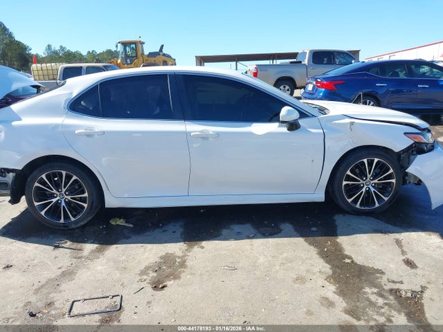 Продажа на аукционе авто 2018 Toyota Camry Se, vin: JTNB11HK3J3070704, номер лота: 44178193