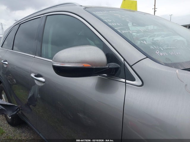 5XYPG4A54HG291264 KIA Sorento 3.3l Lx