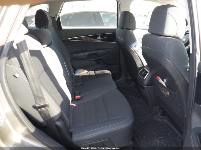 5XYPG4A54HG291264 KIA Sorento 3.3l Lx