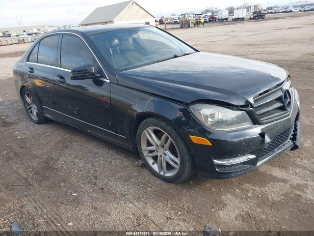 44178273 :رقم المزاد ، WDDGF8BB1CA715223 vin ، 2012 Mercedes-benz C 300 Sport 4matic مزاد بيع