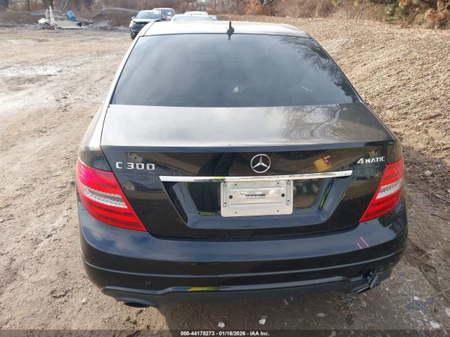 2012 Mercedes-benz C 300 Sport 4matic მანქანა იყიდება აუქციონზე, vin: WDDGF8BB1CA715223, აუქციონის ნომერი: 44178273