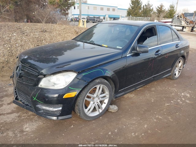 2012 Mercedes-benz C 300 Sport 4matic მანქანა იყიდება აუქციონზე, vin: WDDGF8BB1CA715223, აუქციონის ნომერი: 44178273