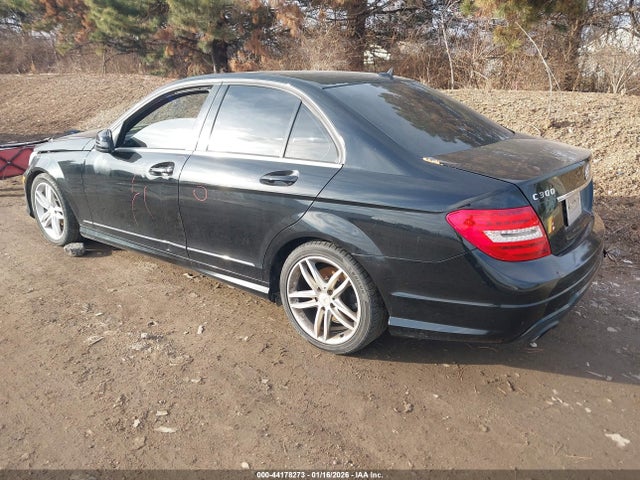 2012 Mercedes-benz C 300 Sport 4matic მანქანა იყიდება აუქციონზე, vin: WDDGF8BB1CA715223, აუქციონის ნომერი: 44178273