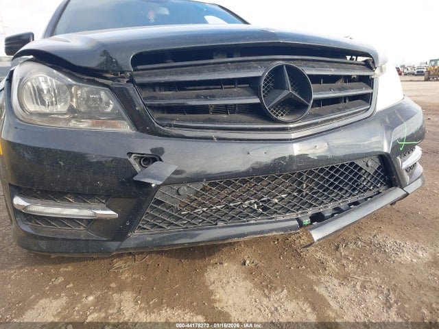 2012 Mercedes-benz C 300 Sport 4matic მანქანა იყიდება აუქციონზე, vin: WDDGF8BB1CA715223, აუქციონის ნომერი: 44178273