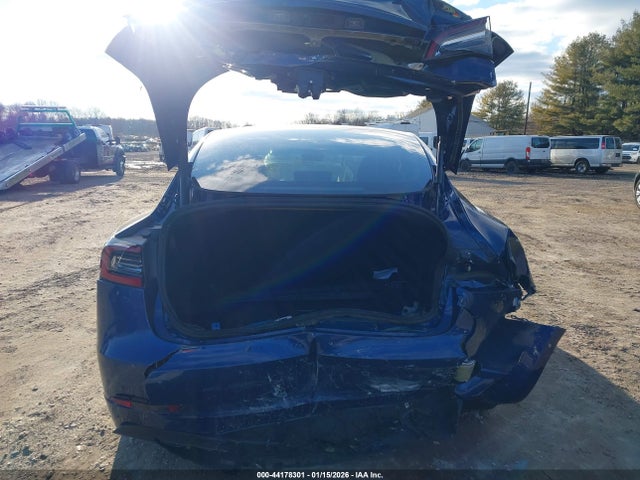 44178301 :رقم المزاد ، 5YJ3E1EB7NF111507 vin ، 2022 Tesla Model 3 Long Range Dual Motor All-wheel Drive مزاد بيع