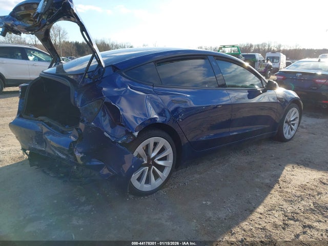 44178301 :رقم المزاد ، 5YJ3E1EB7NF111507 vin ، 2022 Tesla Model 3 Long Range Dual Motor All-wheel Drive مزاد بيع