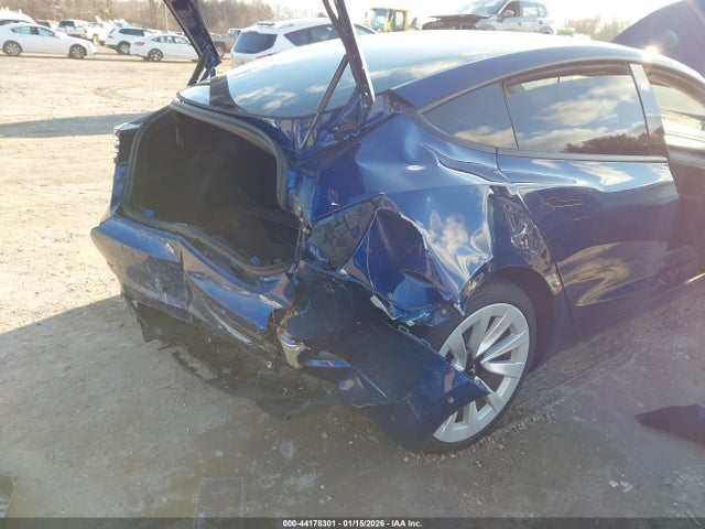 44178301 :رقم المزاد ، 5YJ3E1EB7NF111507 vin ، 2022 Tesla Model 3 Long Range Dual Motor All-wheel Drive مزاد بيع