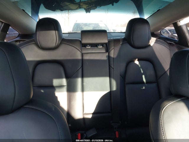 44178301 :رقم المزاد ، 5YJ3E1EB7NF111507 vin ، 2022 Tesla Model 3 Long Range Dual Motor All-wheel Drive مزاد بيع
