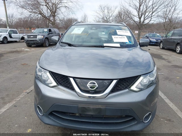 2018 Nissan Rogue Sport Sl მანქანა იყიდება აუქციონზე, vin: JN1BJ1CR7JW210683, აუქციონის ნომერი: 44178439