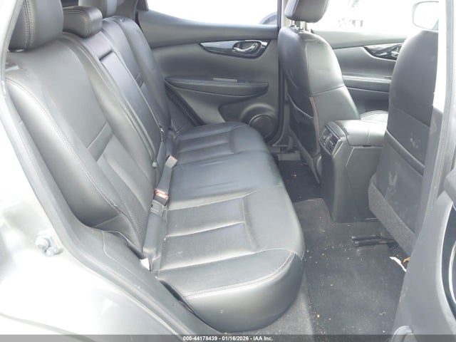 2018 Nissan Rogue Sport Sl მანქანა იყიდება აუქციონზე, vin: JN1BJ1CR7JW210683, აუქციონის ნომერი: 44178439