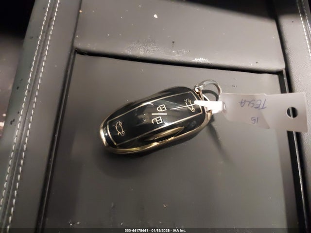 2015 TESLA MODEL S 5YJSA1H27FFP70210 Photo 10