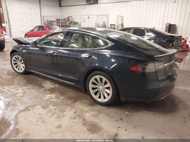 2015 TESLA MODEL S 5YJSA1H27FFP70210 Photo 2