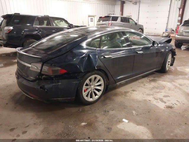 2015 TESLA MODEL S 5YJSA1H27FFP70210 Photo 3