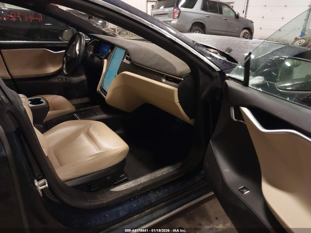 2015 TESLA MODEL S 5YJSA1H27FFP70210 Photo 4