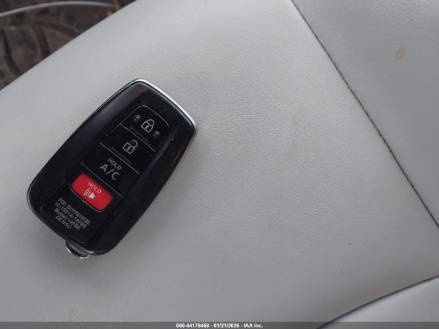Toyota Prius Prime Premium 2017 JTDKARFP5H3005686 Image 11