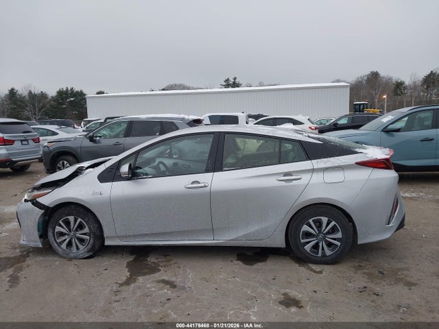 Toyota Prius Prime Premium 2017 JTDKARFP5H3005686 Image 14