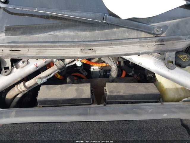 2015 TESLA MODEL S 5YJSA1E18FF102704 Photo 9