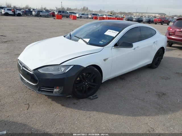 2015 TESLA MODEL S 5YJSA1E18FF102704 Photo 1