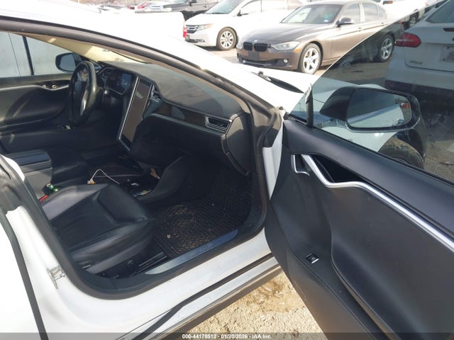 2015 TESLA MODEL S 5YJSA1E18FF102704 Photo 4