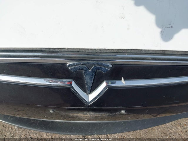 2015 TESLA MODEL S 5YJSA1E18FF102704 Photo 5