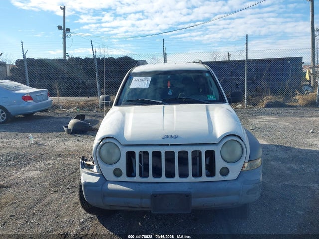 2005 JEEP LIBERTY 1J4GL48K05W509569 Photo 5