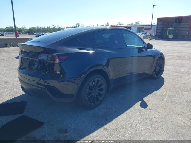 44178651 :رقم المزاد ، 7SAYGDEE3RA333334 vin ، 2024 Tesla Model Y Long Range Dual Motor All-wheel Drive مزاد بيع