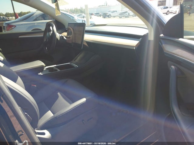 44178651 :رقم المزاد ، 7SAYGDEE3RA333334 vin ، 2024 Tesla Model Y Long Range Dual Motor All-wheel Drive مزاد بيع