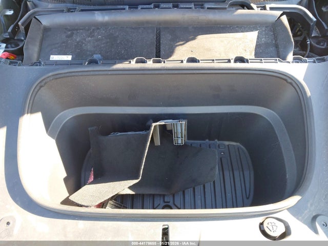 2026 TESLA MODEL Y 7SAYGDED1TF397423 Photo 9