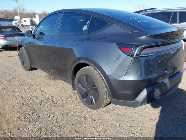 2026 TESLA MODEL Y 7SAYGDED1TF397423 Photo 2