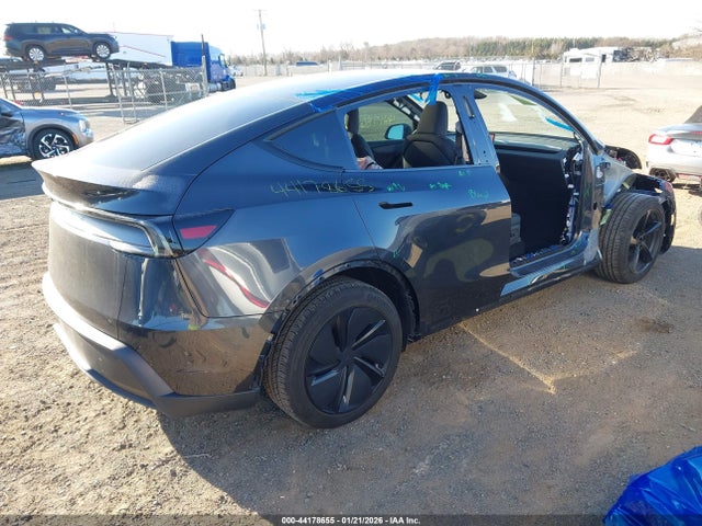 2026 TESLA MODEL Y 7SAYGDED1TF397423 Photo 3