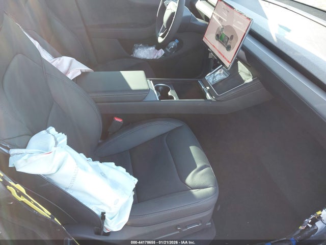 2026 TESLA MODEL Y 7SAYGDED1TF397423 Photo 4