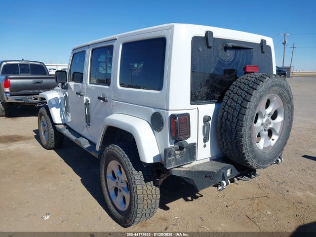 2014 JEEP WRANGLER UNLIMITED 1C4BJWEG8EL224685 Photo 2