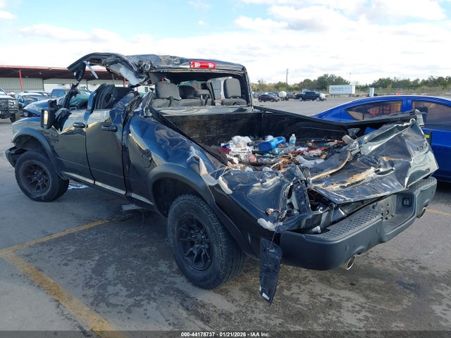 1C6RR7GT8MS577530 RAM 1500 Classic Warlock 4x4 6&#039;4 Box
