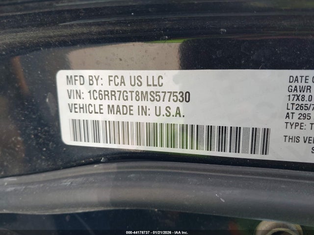 1C6RR7GT8MS577530 RAM 1500 Classic Warlock 4x4 6&#039;4 Box