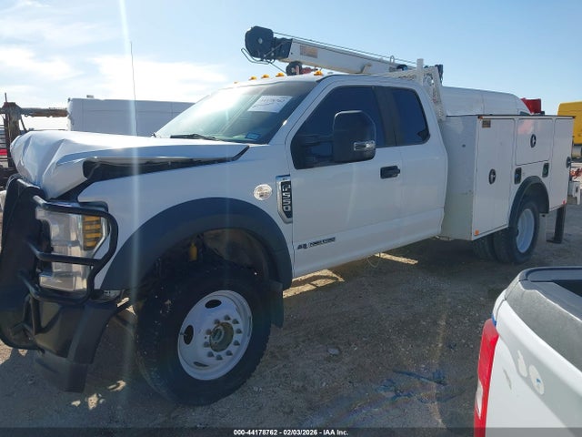 Ford F-550 Chassis Xl 2019 1FD0X5HT1KEG07128 Image 2