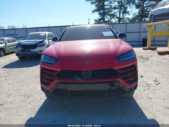 ZPBUA1ZLXMLA13594 Lamborghini Urus Graphite Capsule/pearl Capsule