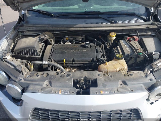 1G1JC5SH2E4142743 Chevrolet Sonic Lt Auto