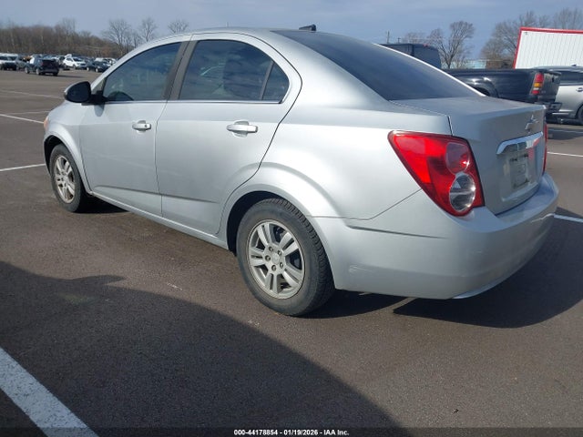 1G1JC5SH2E4142743 Chevrolet Sonic Lt Auto